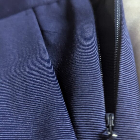 Express navy blue shorts Scalloped edge size 0 - Picture 4 of 4